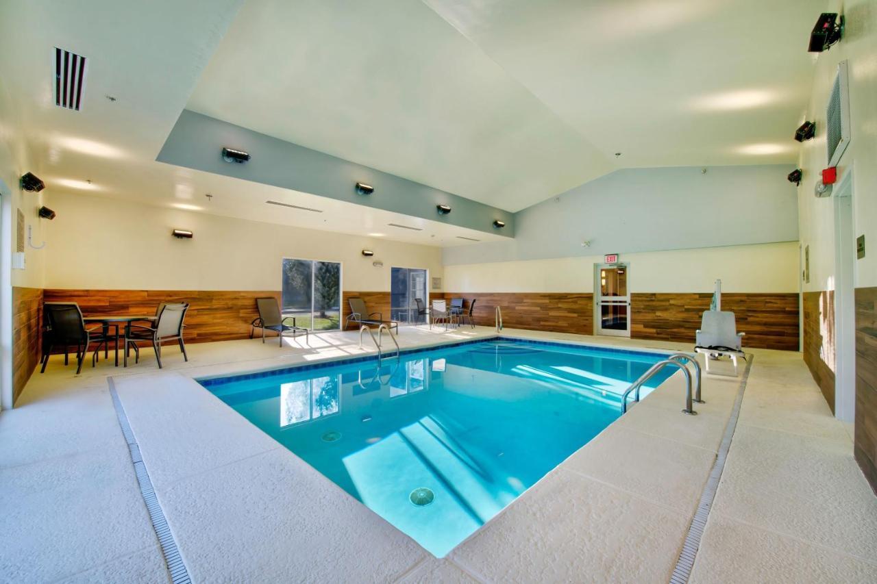 Fairfield Inn & Suites By Marriott Кортленд Экстерьер фото